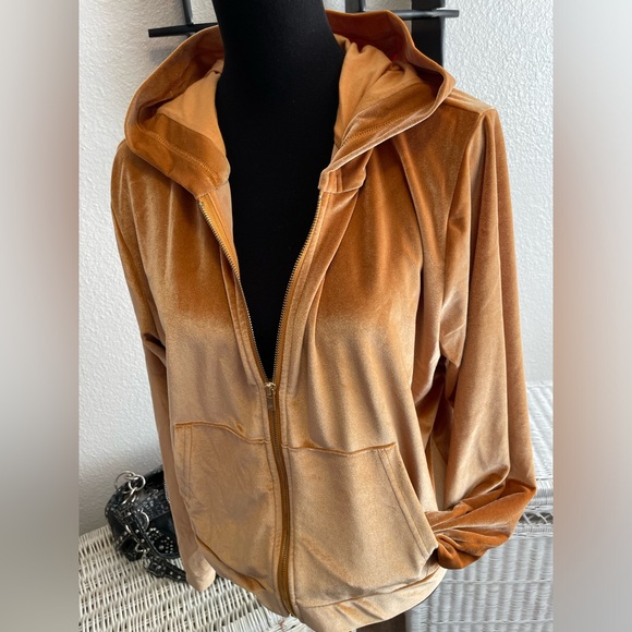 Fabletics Jackets & Blazers - Fabletics gold velvet crushed velour hoodie - sz XL zip front with pockets NWOT